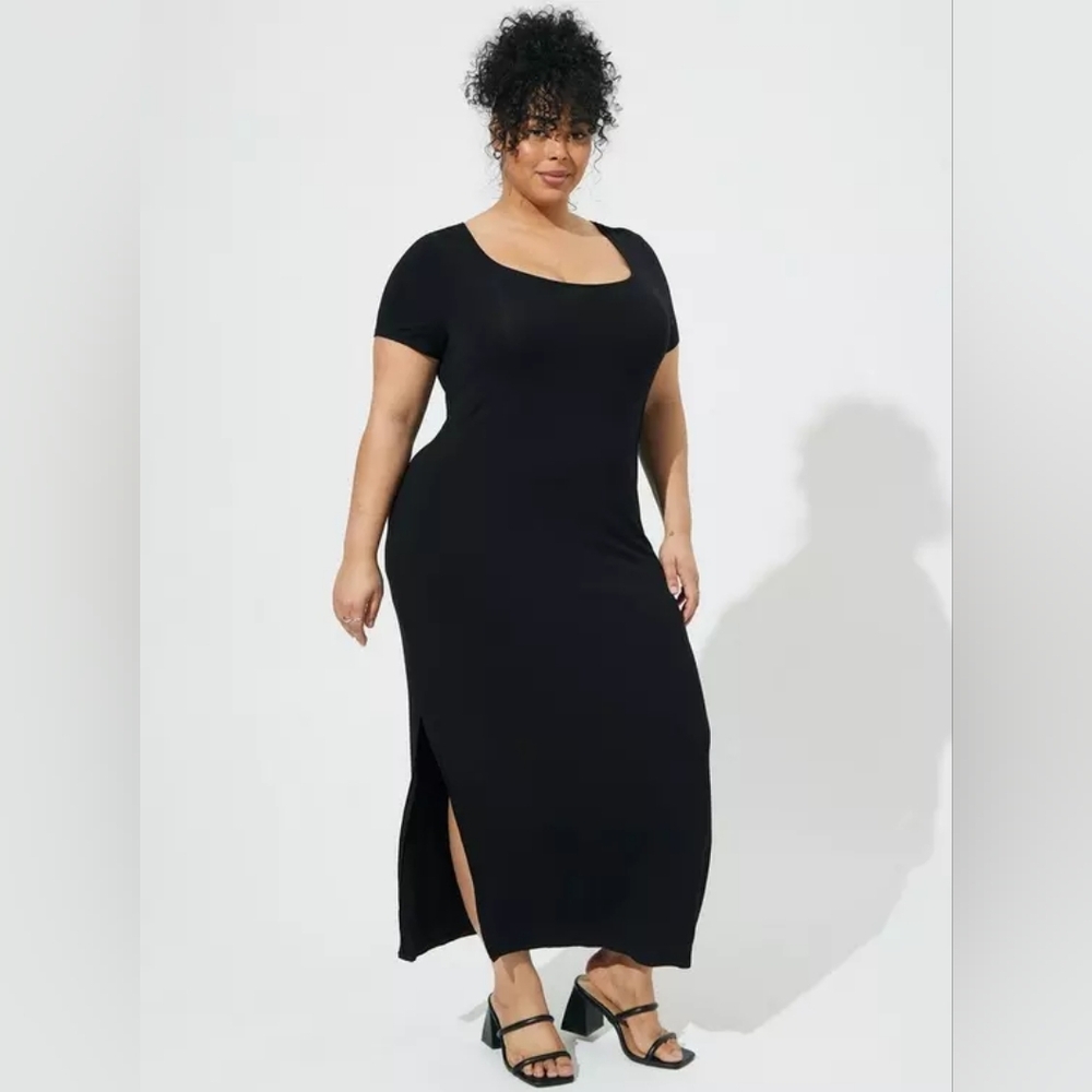 Elegant Black Maxi Dress